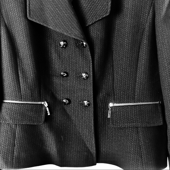 Tahari black cropped herringbone blazer - Picture 7 of 8